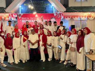 Foto Bersama Walikota Gorontalo dalam Acara Merdeka Bicara oleh Bapppeda Kota Gorontalo dalam Rangka HUT RI Ke 77